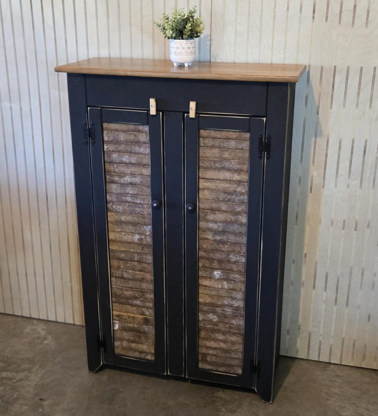 2 door cabinet, kitchen cabinet , bookshelf , storage, Amish handmade, shelves, tv stand, tv cabinet